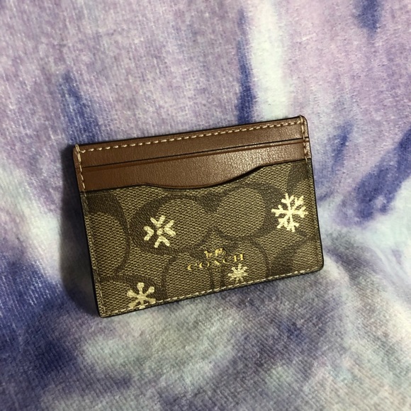 Coach Card Holder Snowflake - Picture 15 of 16